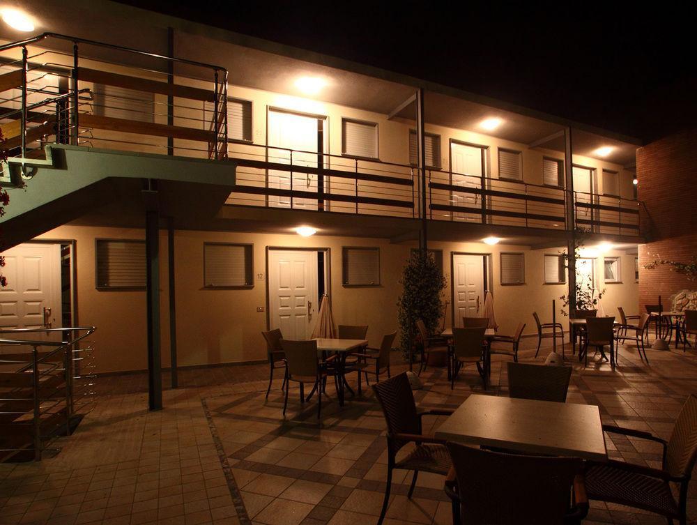 מרינה די ביבונה Residence Casa Di Caccia מראה חיצוני תמונה