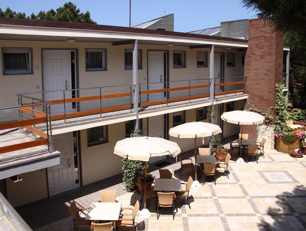 מרינה די ביבונה Residence Casa Di Caccia מראה חיצוני תמונה